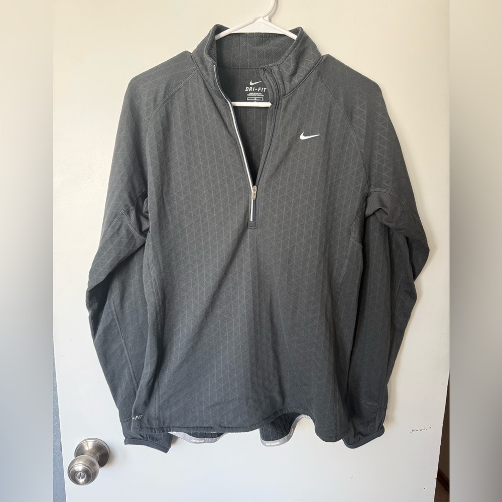 Nike Women’s DriFit lightweight fleece 1/4 zip black L